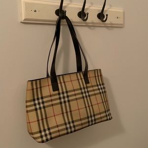 Authentic Burberry Nova Check Shoulder Purse